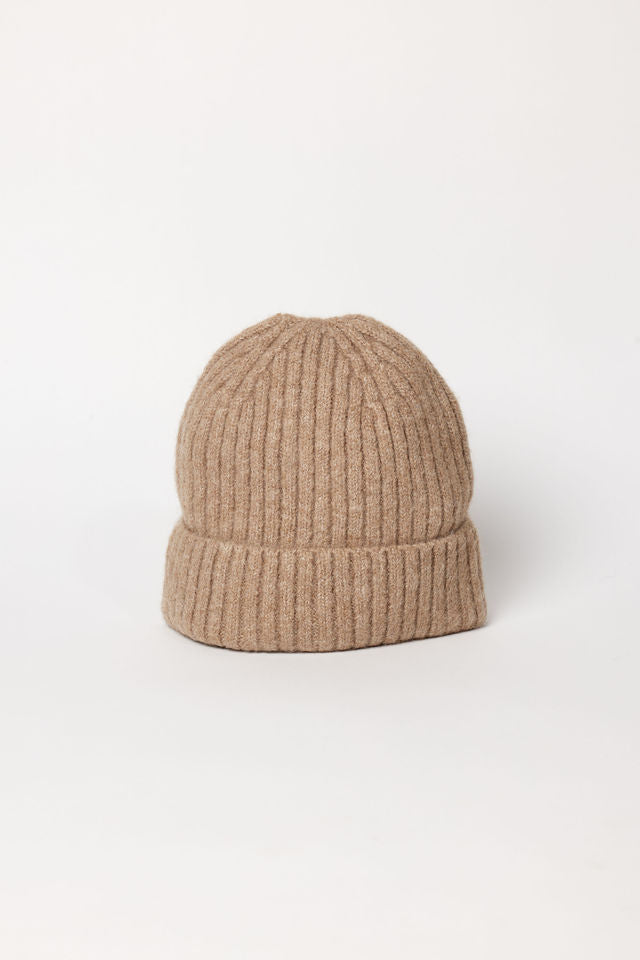 Tan ribbed beanie with cuff