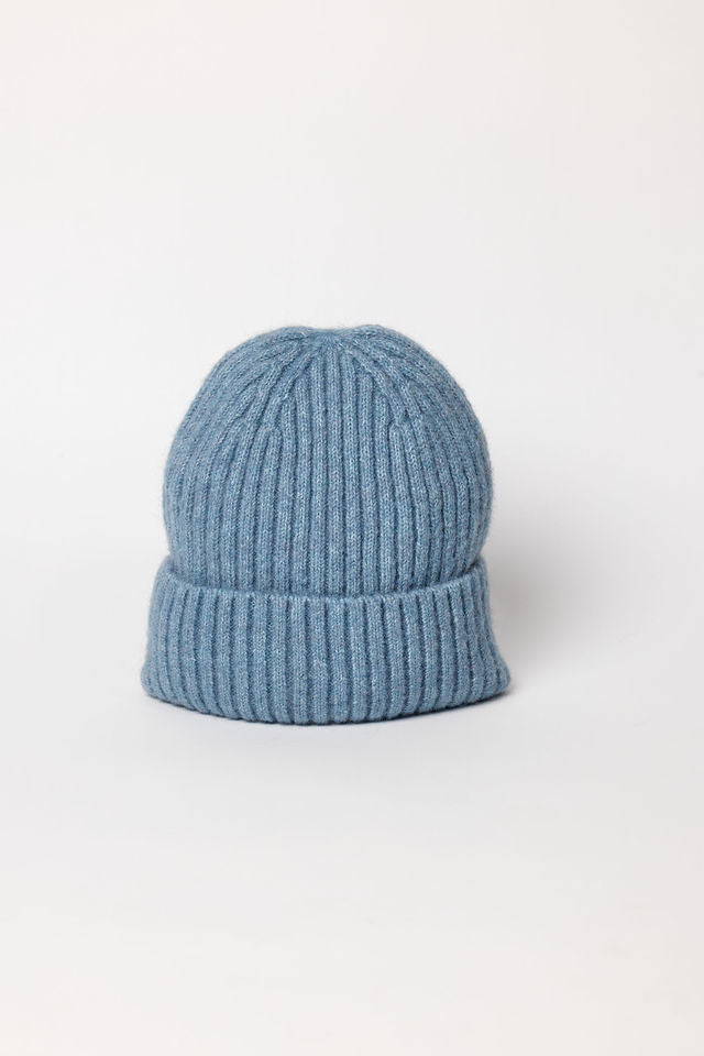 Denim blue ribbed beanie with cuff