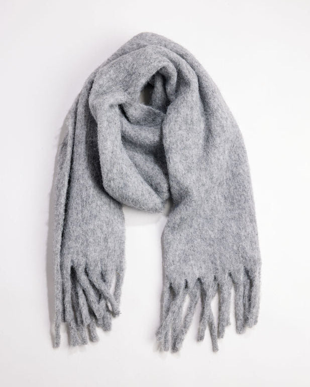 Grey scarf with fringe