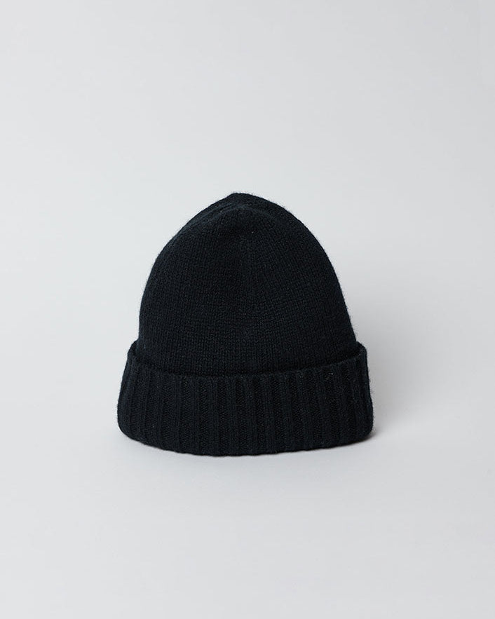 Black cashmere slouchy beanie, cuffed