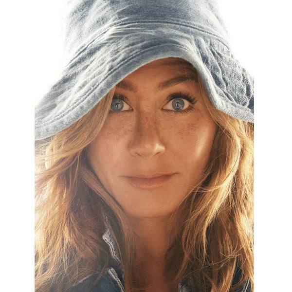 Jennifer Aniston wearing a bucket hat