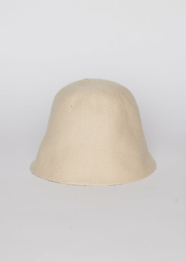 Tan knit bucket hat