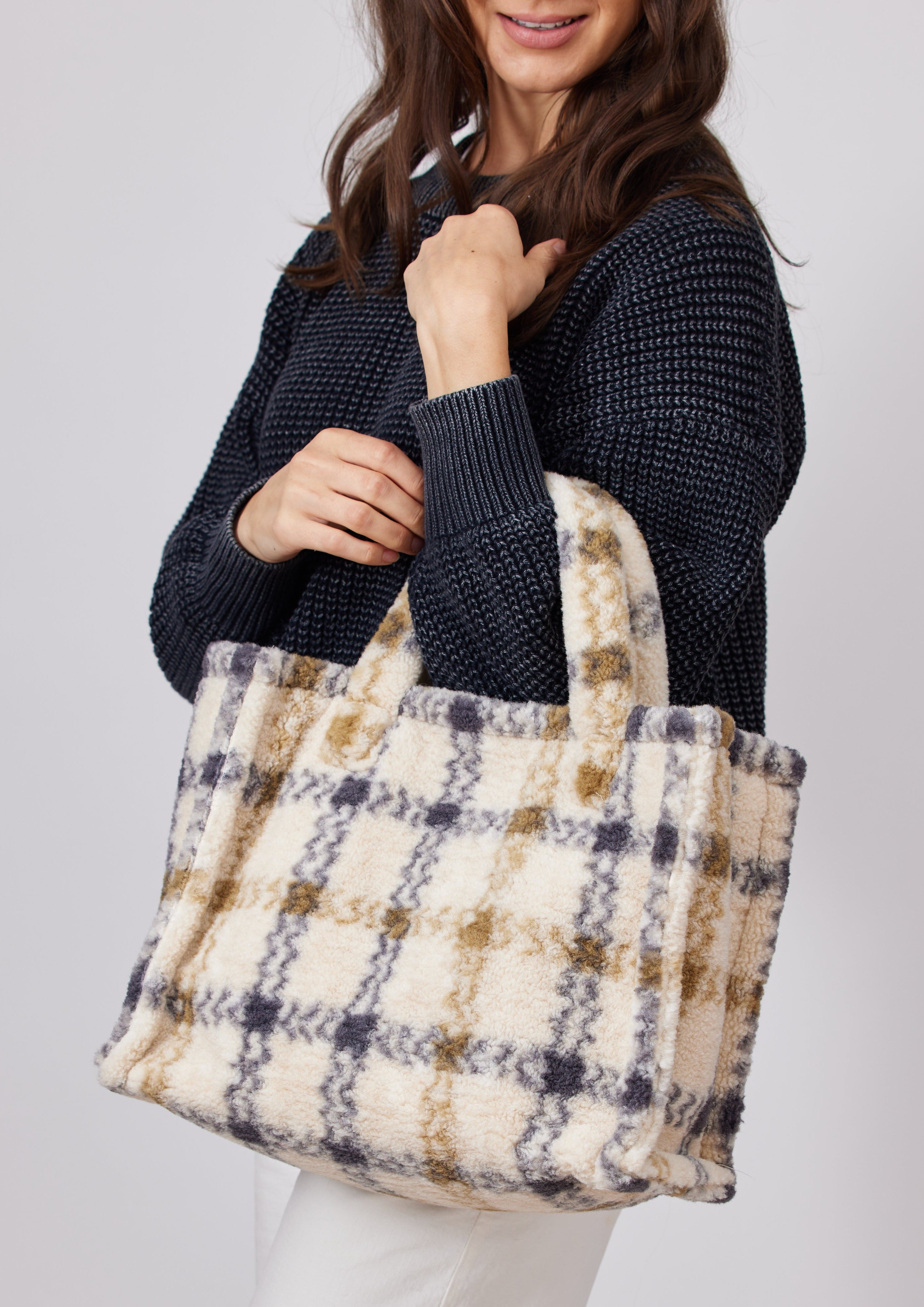 Plaid tote outlet handbags