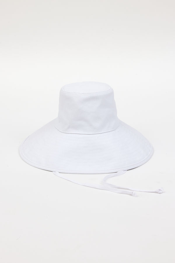 White canvas sunhat with chinstrap