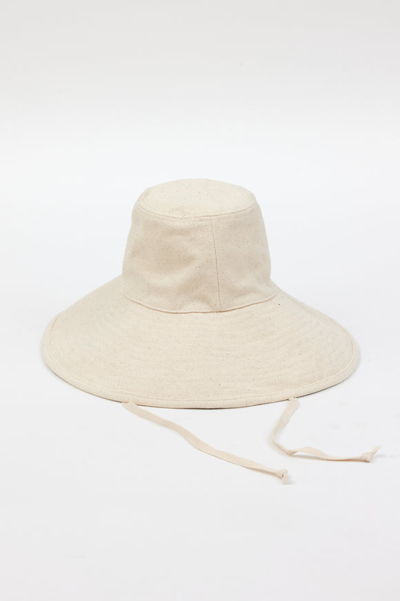 Tan canvas sunhat with chinstrap