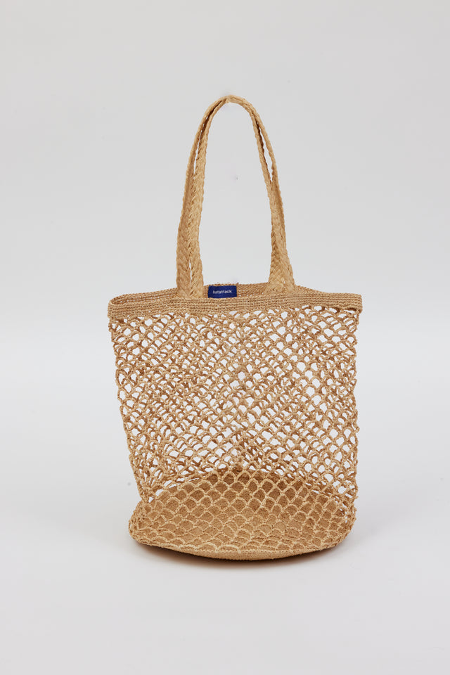 tan straw raffia bag