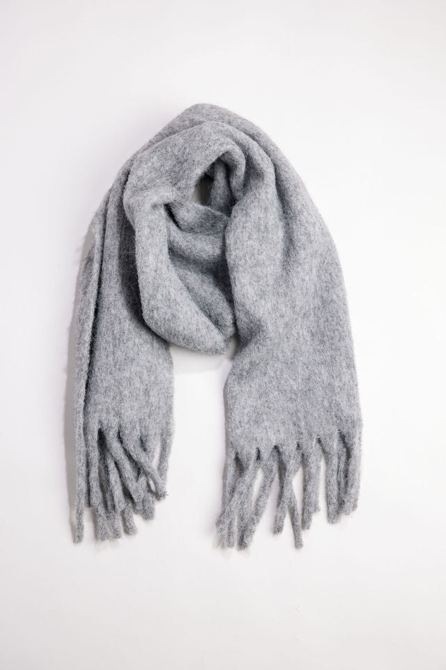 Grey scarf with fringe