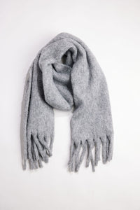 Grey scarf with fringe