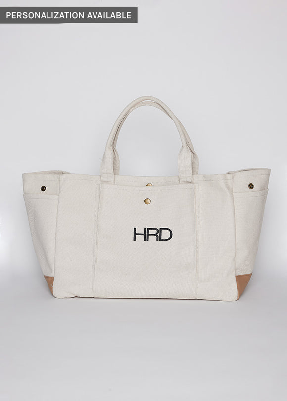 Pocket tote with embroidered block letters