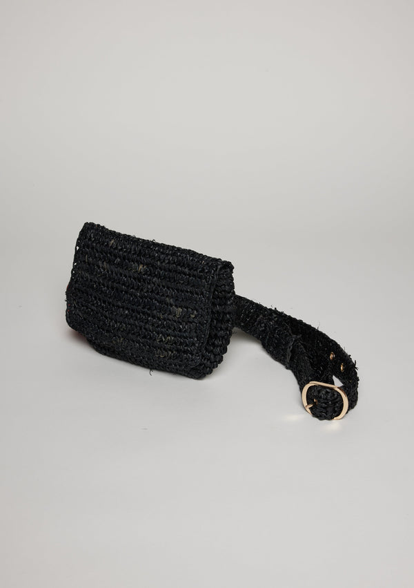 Black straw belt bag with buckle